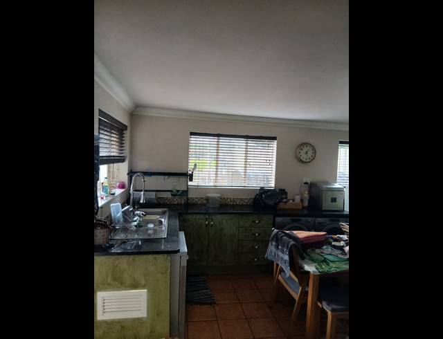 4 BEDROOM FREESTANDING FOR SALE IN SCHOEMANSVILLE